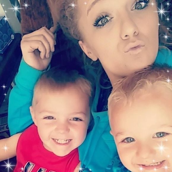 Meet your Posher, Danielle - Picture 1 of 1